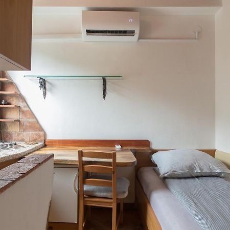 Cozy, Bright And Affordable Single Studio - Free Parking Ljubljana Kültér fotó