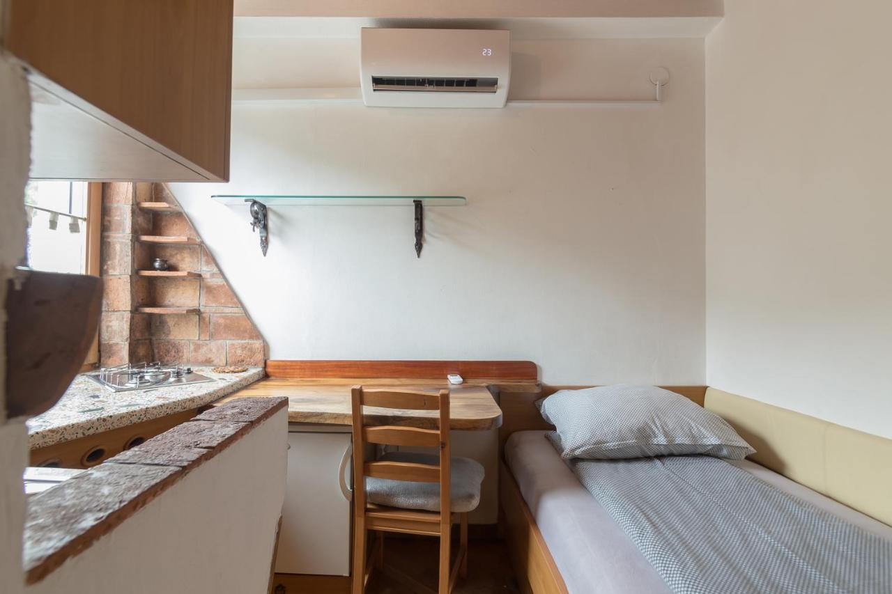 Cozy, Bright And Affordable Single Studio - Free Parking Ljubljana Kültér fotó