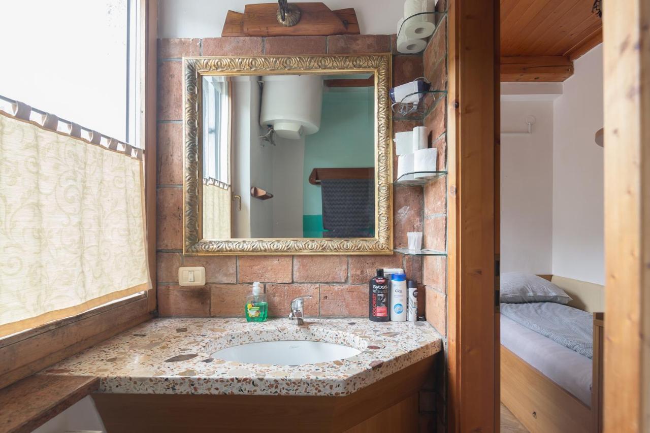 Cozy, Bright And Affordable Single Studio - Free Parking Ljubljana Kültér fotó